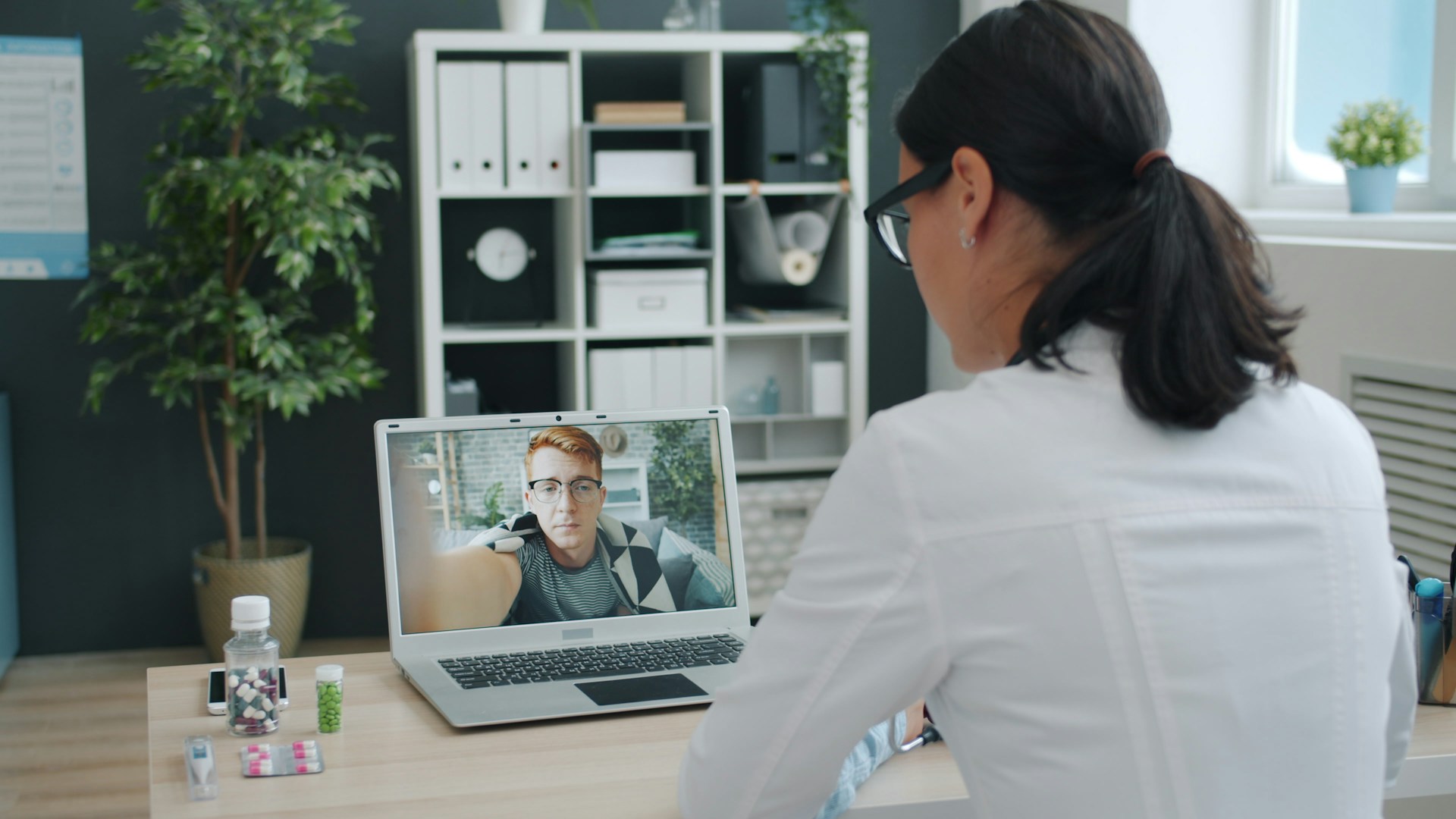 Telemedycyna, automatyzacja i niższa cena eZLA online